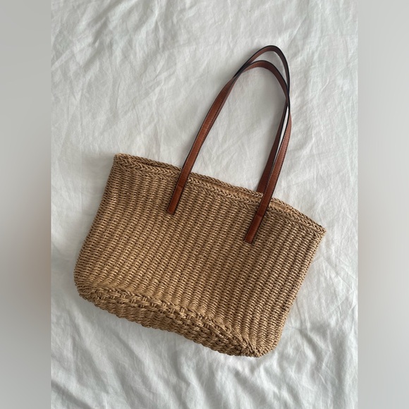 Handbags - Tan Woven Tote Bag